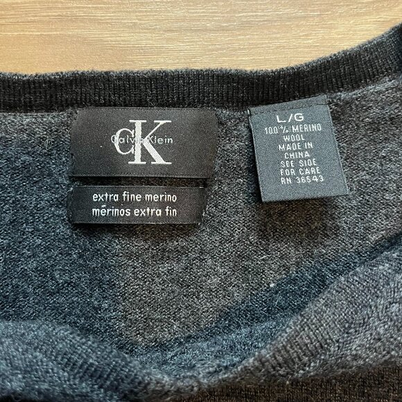 Calvin Klein V-Neck Grey Sweater 100% Merino Size L Women - Picture 5 of 6